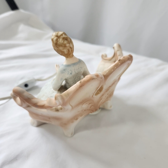 Bordeaux Lady in Waiting Porcelain [Night Light *] Excellent Condition. - Picture 8 of 13